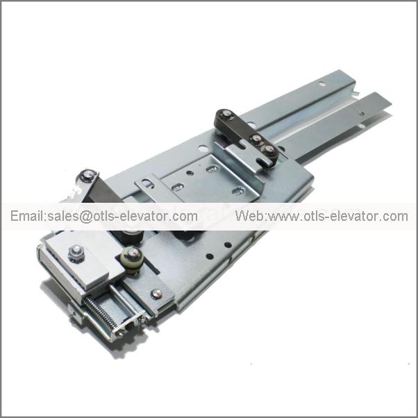 Thyssen elevator door coupler , elevator door vane